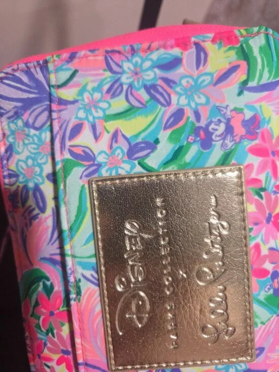 Disney Lilly Pulitzer small crossbody - Picture 14 of 16